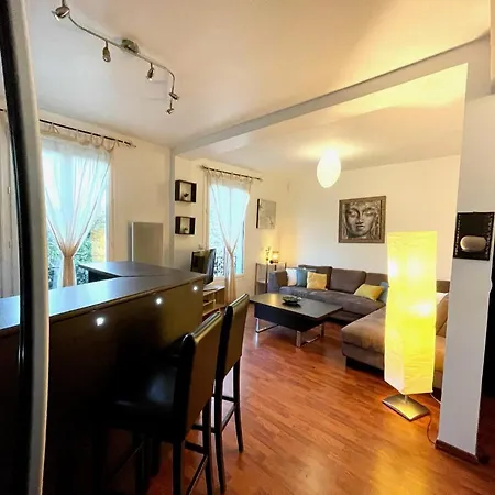 Disney & Paris Apartmán *